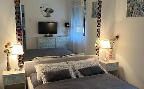 Apartment Sweet Dreams-Close To Zoo,Dinamo Stadium And The City Center